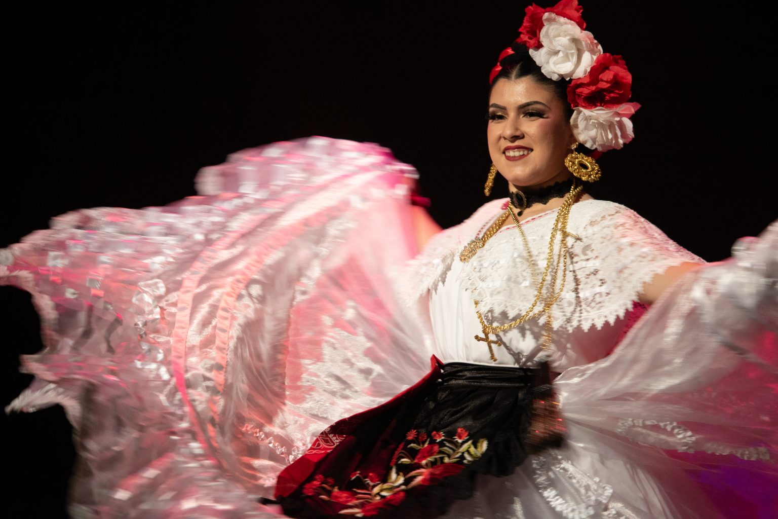 folklorico dancer by Wendy Cubillo